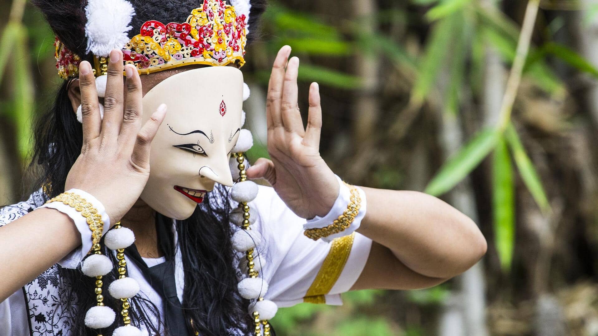 Properti film Hollywood ikonik terinspirasi budaya Indonesia