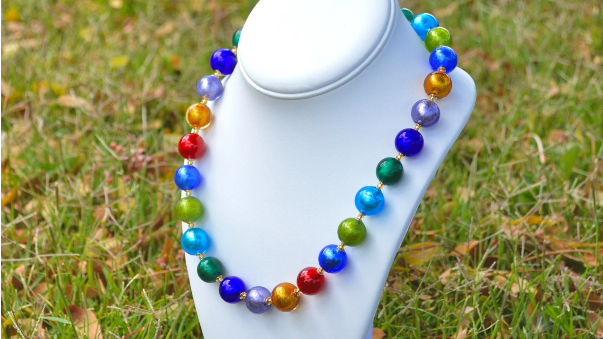 Aksesori buatan tangan untuk elegansi musim panas India