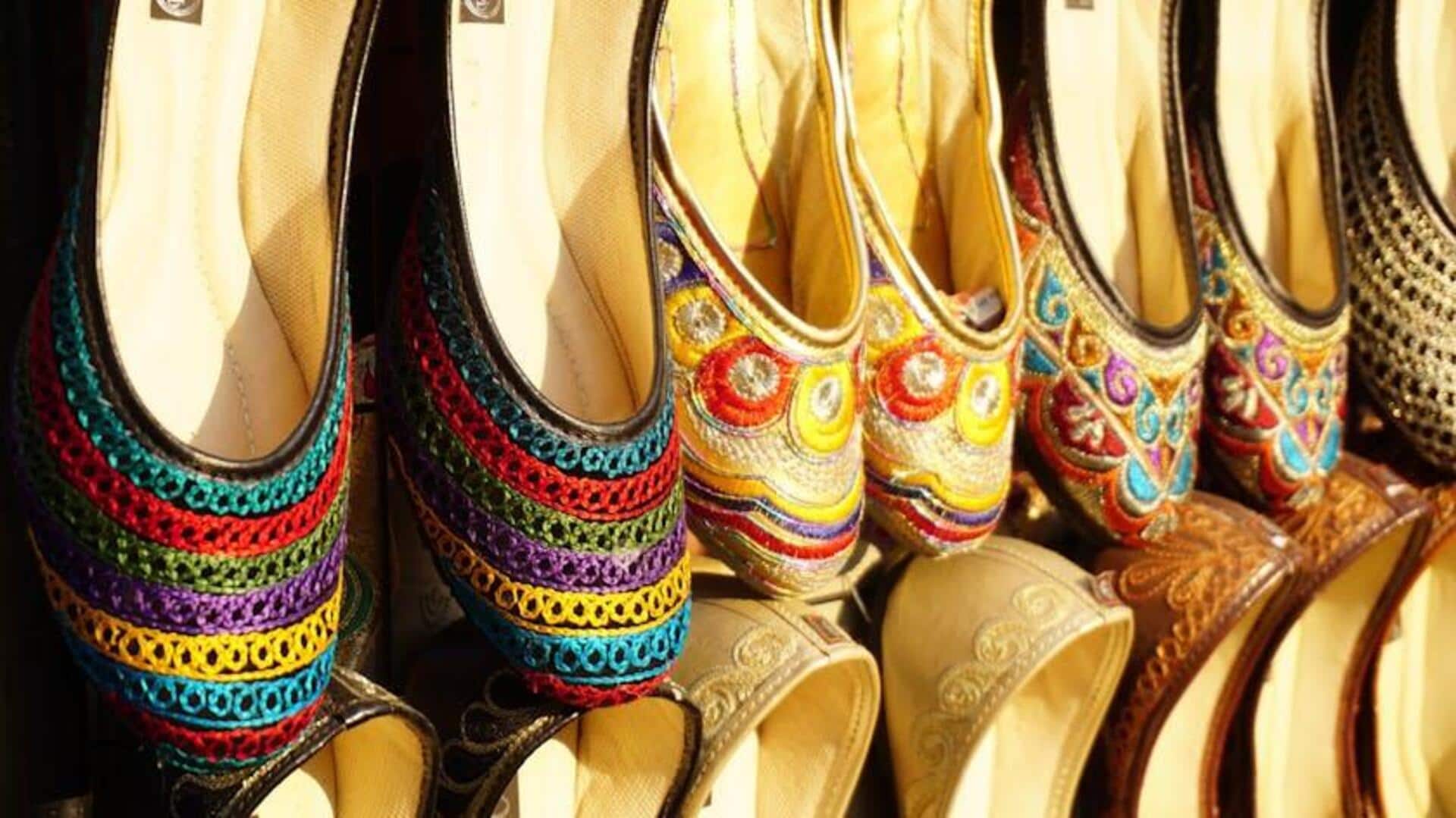 Sepatu Bordir: Mengubah Mode Alas Kaki secara Abadi Sepatu Bordir: Mengubah Mode Alas Kaki secara Abadi