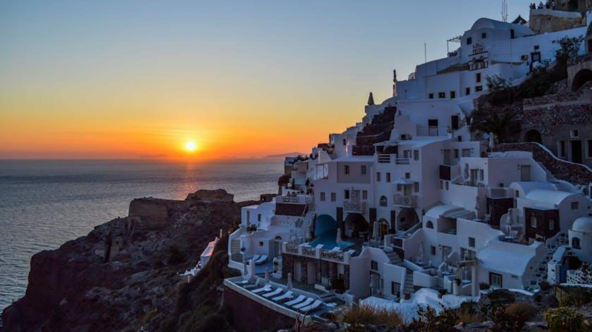 Tempat Terbaik untuk Menikmati Matahari Terbenam di Santorini Tempat Terbaik untuk Menikmati Matahari Terbenam di Santorini