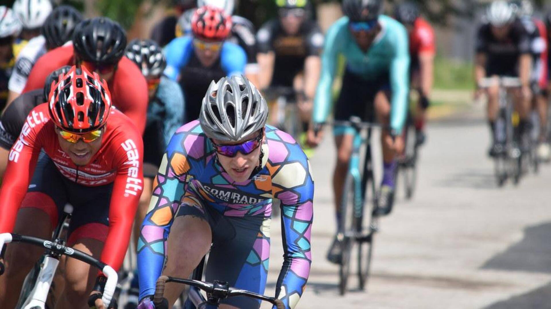 Mengungkap taktik aerodinamis peloton sepeda