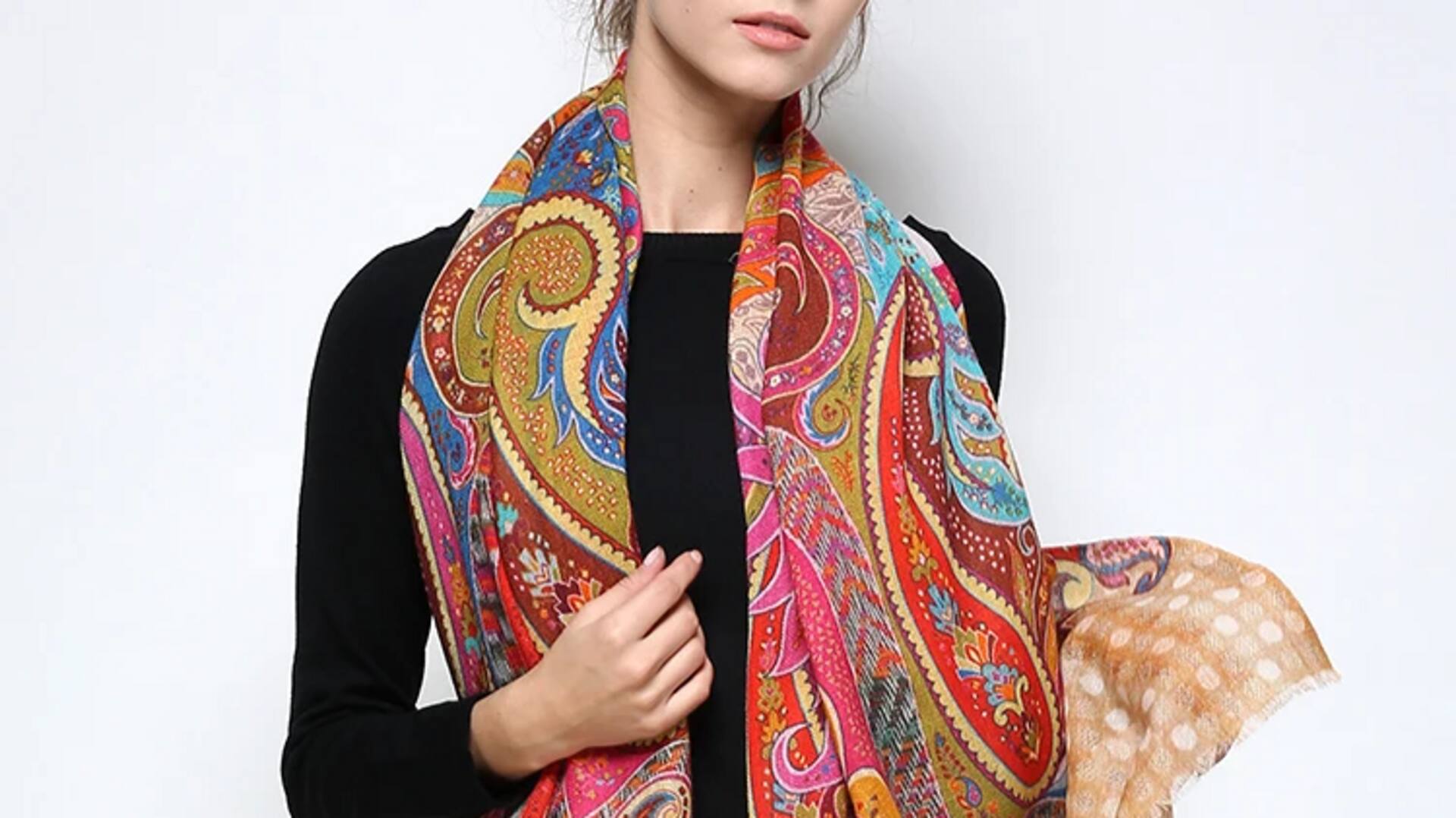 Lima aksesori fesyen India untuk musim gugur elegan abadi