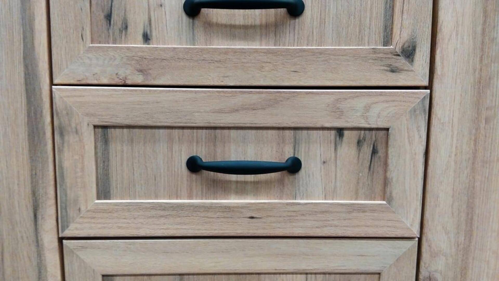 Mengelola laci dengan wallpaper bekas