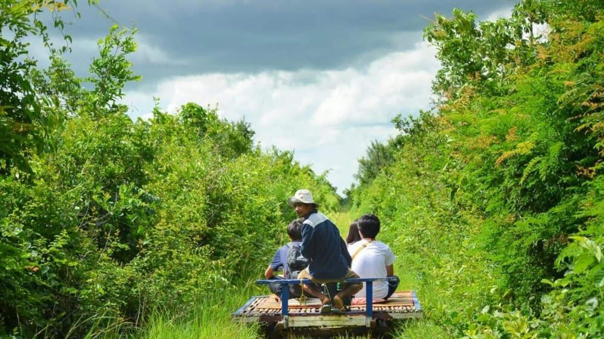 Petualangan kereta bambu di Battambang, Kamboja