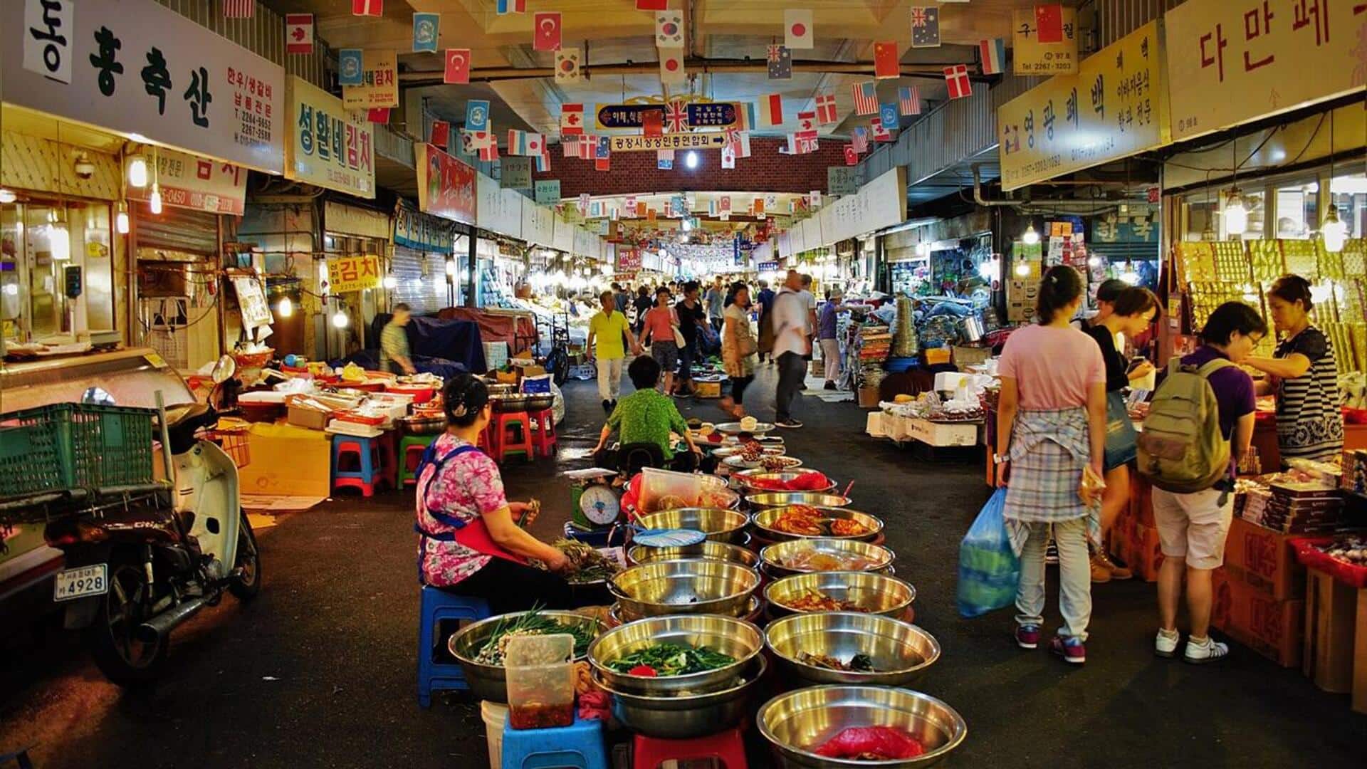 Menjelajahi Pasar Jalanan Seoul untuk Mencari Suvenir Unik
