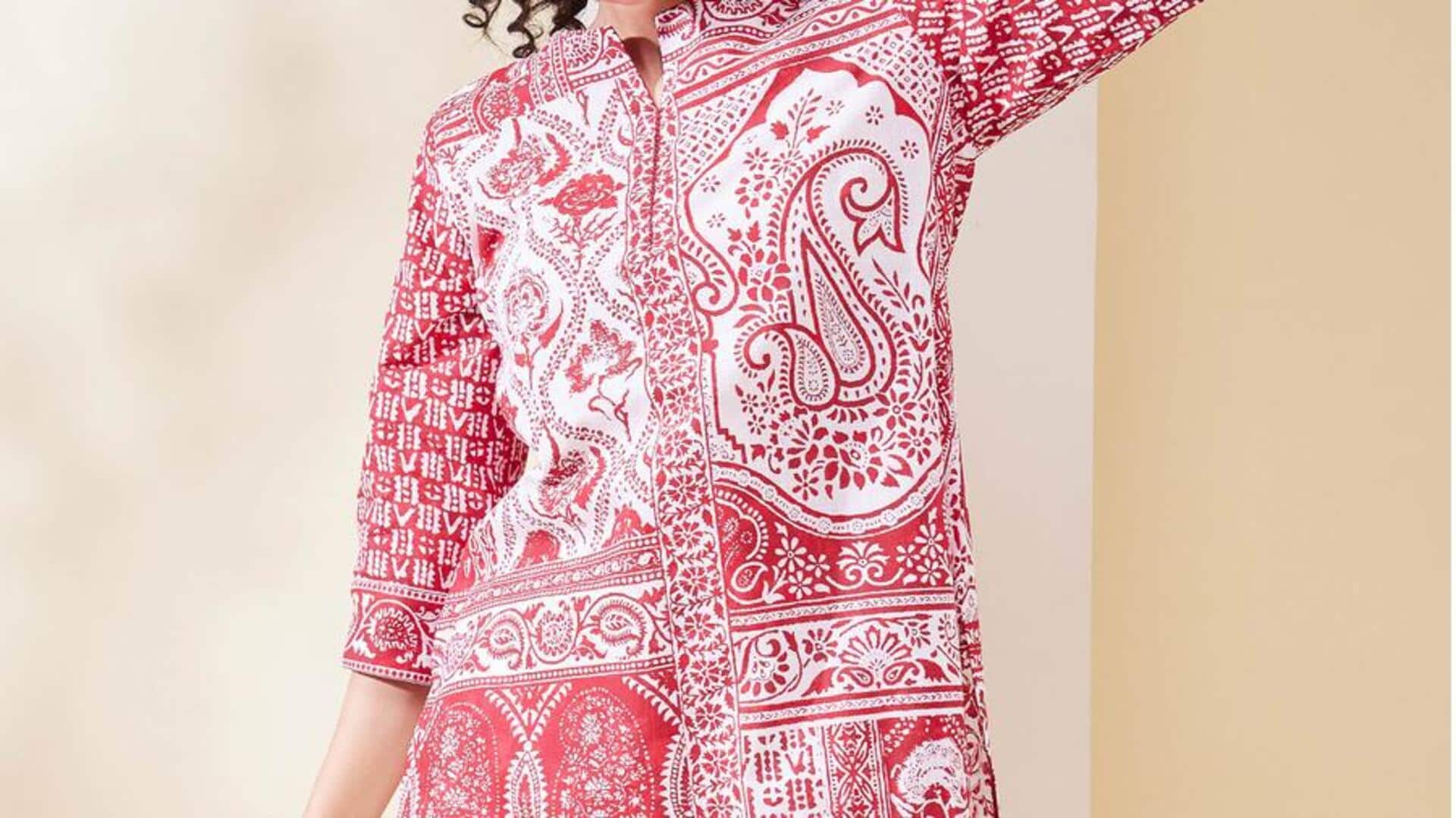 Desain paisley modern untuk busana perayaan
