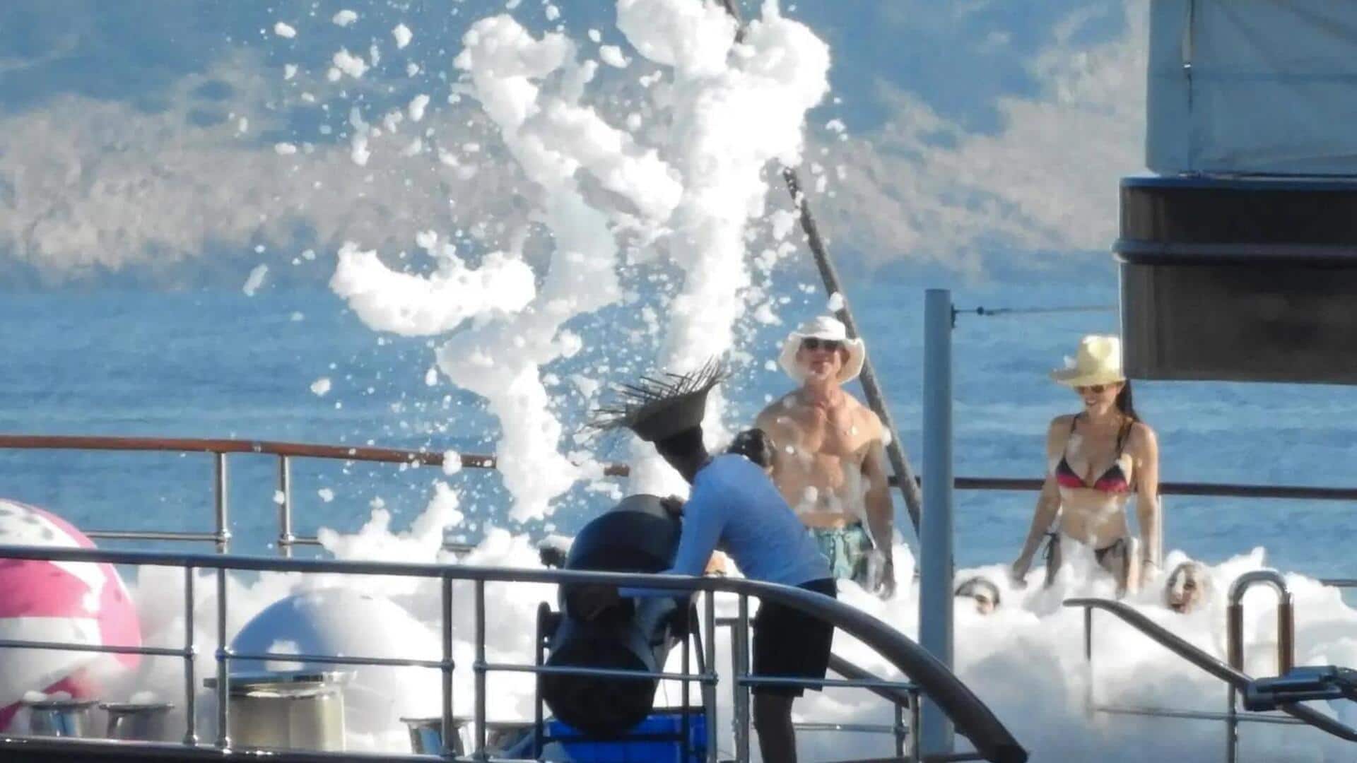 Jelang pernikahan megah, foto-foto pesta busa Jeff dan Lauren viral