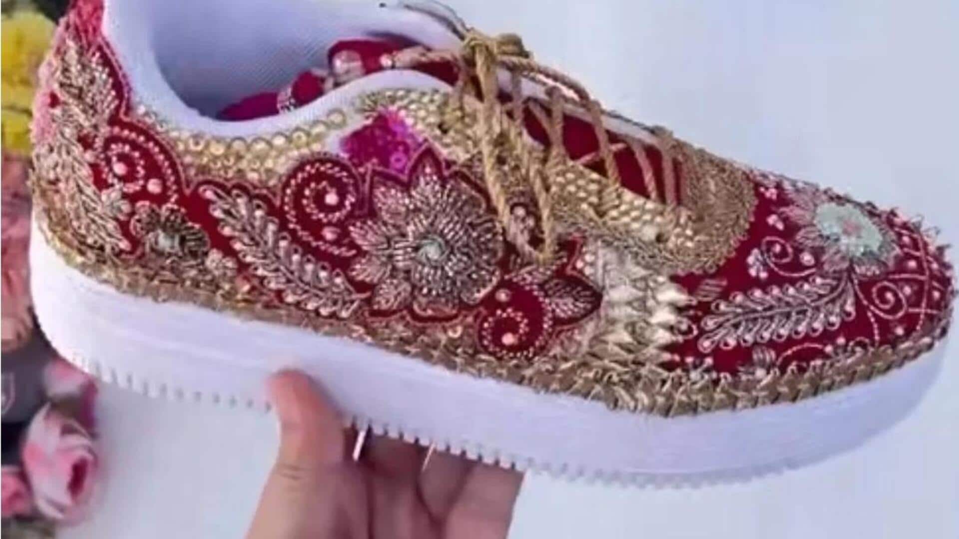 Cerahkan pakaian dengan sepatu bordir India