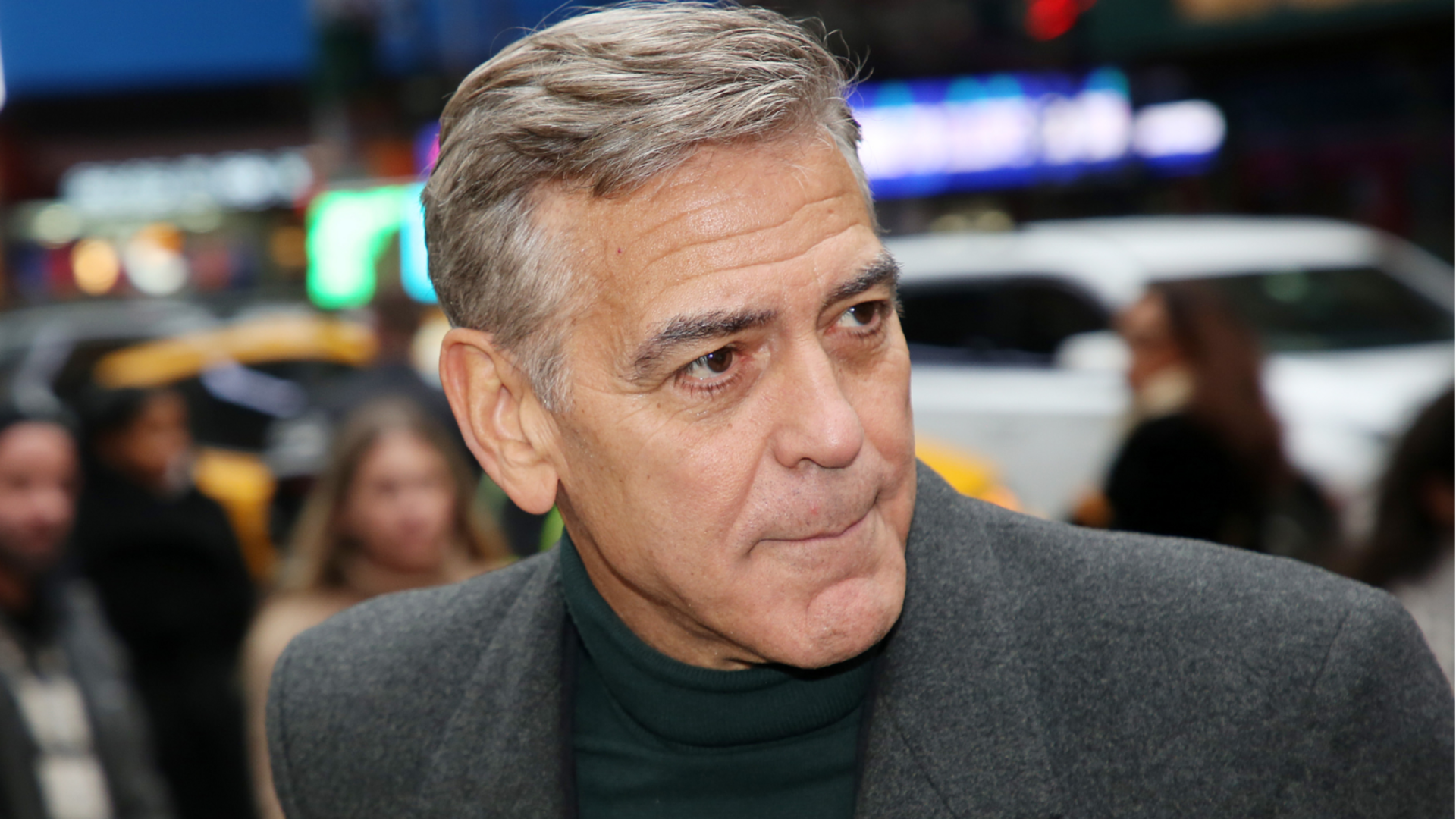 Menemukan rahasia gaya rambut George Clooney