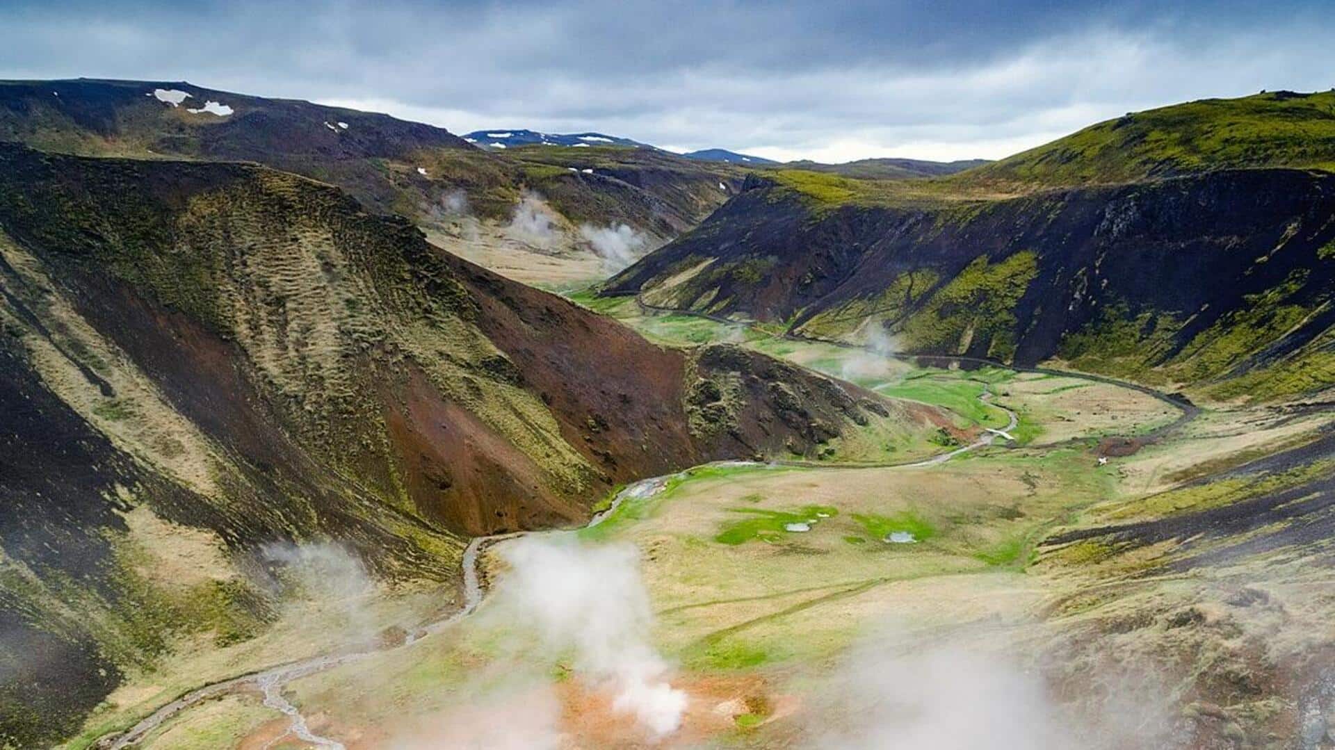 Menjajal Keajaiban Geotermal Islandia Menjajal Keajaiban Geotermal Islandia