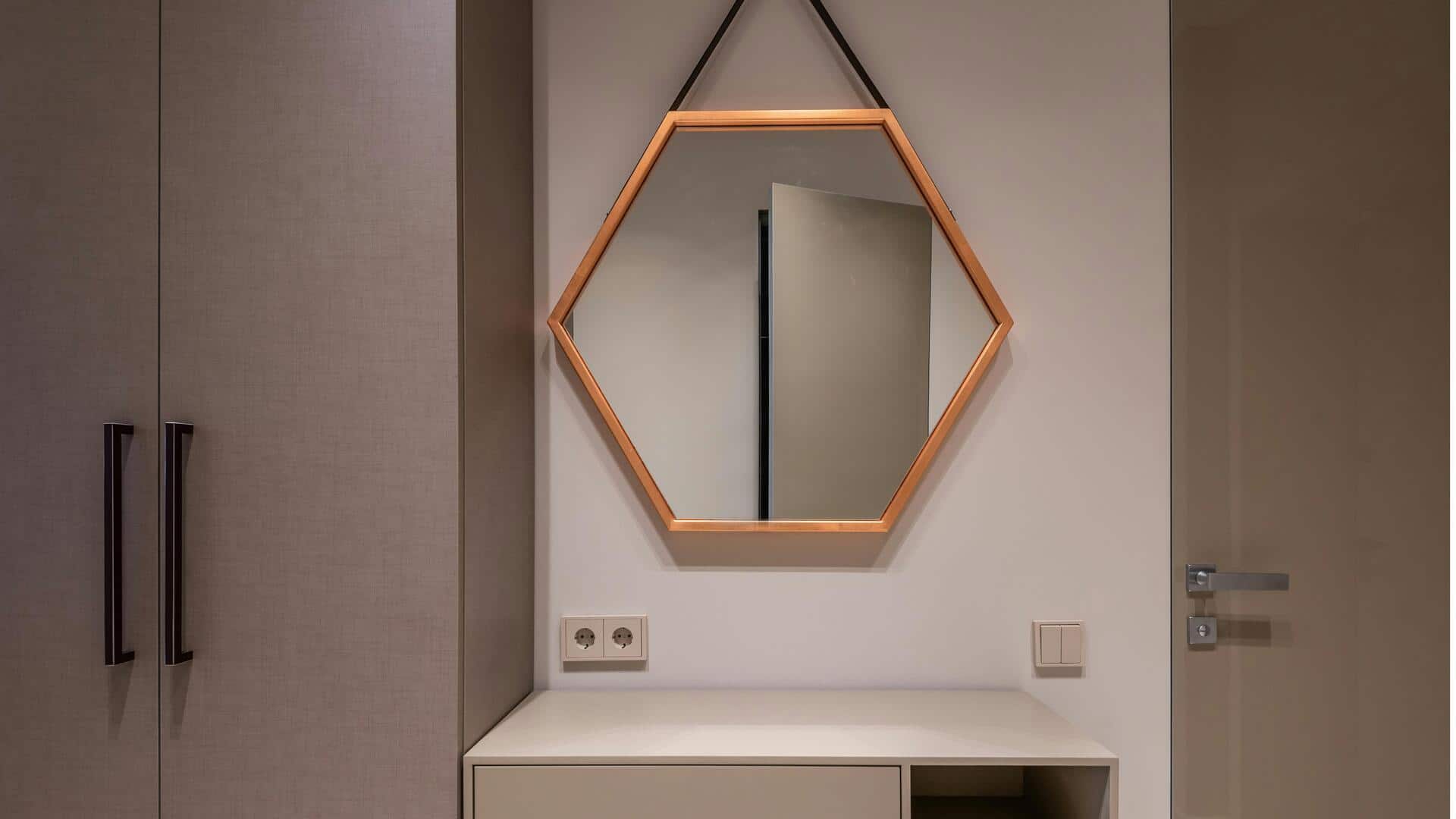 Penggunaan Ilmiah dari Cermin Rumah Tangga