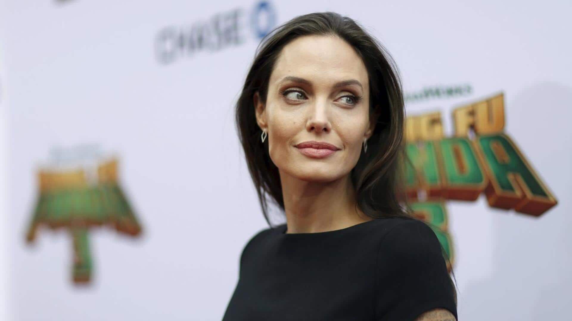 Pencapaian kemanusiaan Angelina Jolie di luar Hollywood