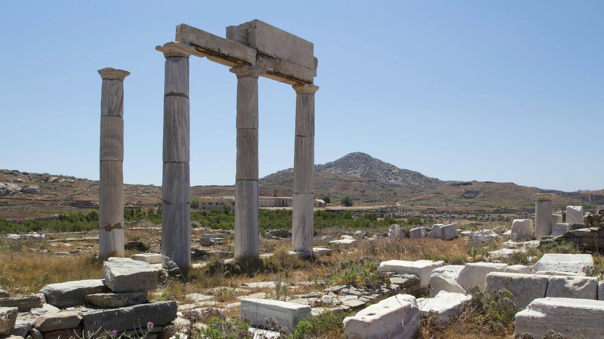 Menjelajahi Situs Bersejarah di Pulau Aegea Yunani