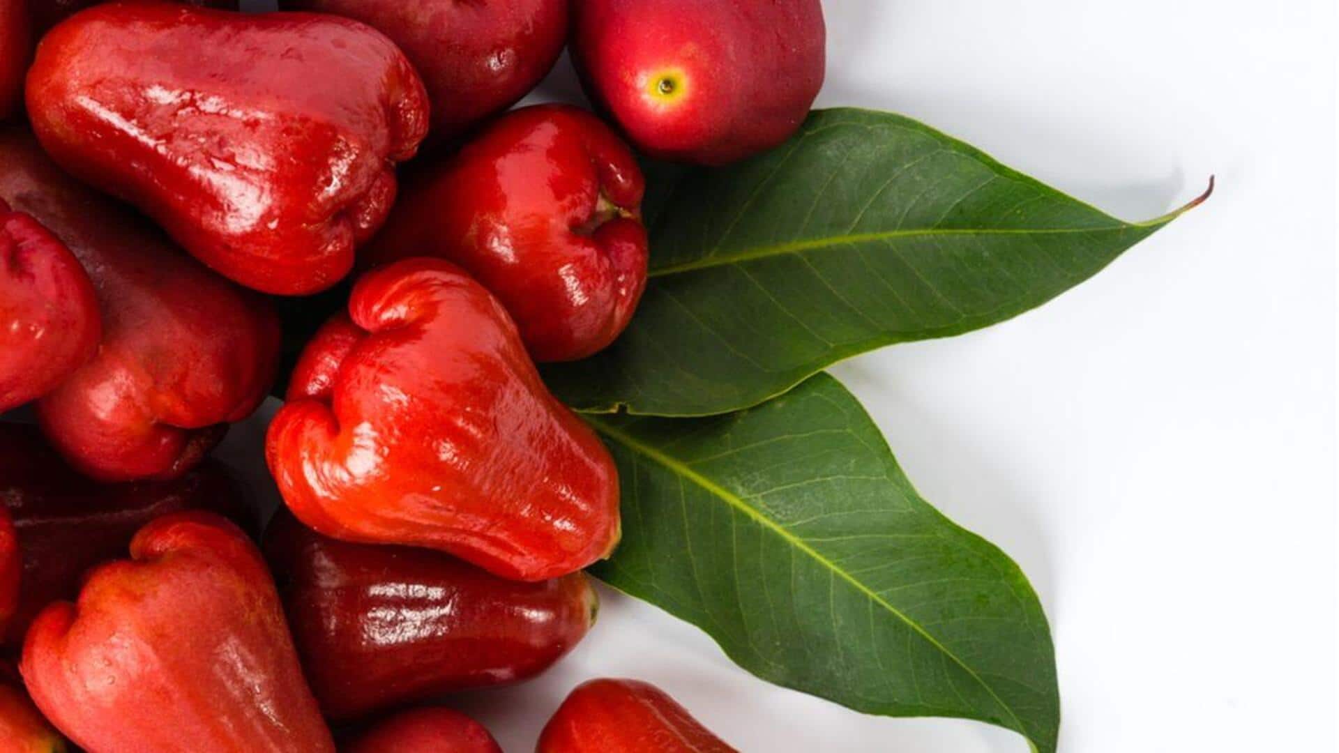 5 Salad Segar dengan Bahan Dasar Jambu Air