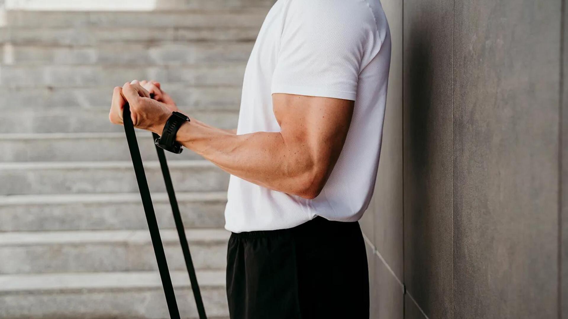 Latihan Efektif untuk Mengencangkan Lengan dengan Bantuan Resistance Band Latihan Efektif untuk Mengencangkan Lengan dengan Bantuan Resistance Band