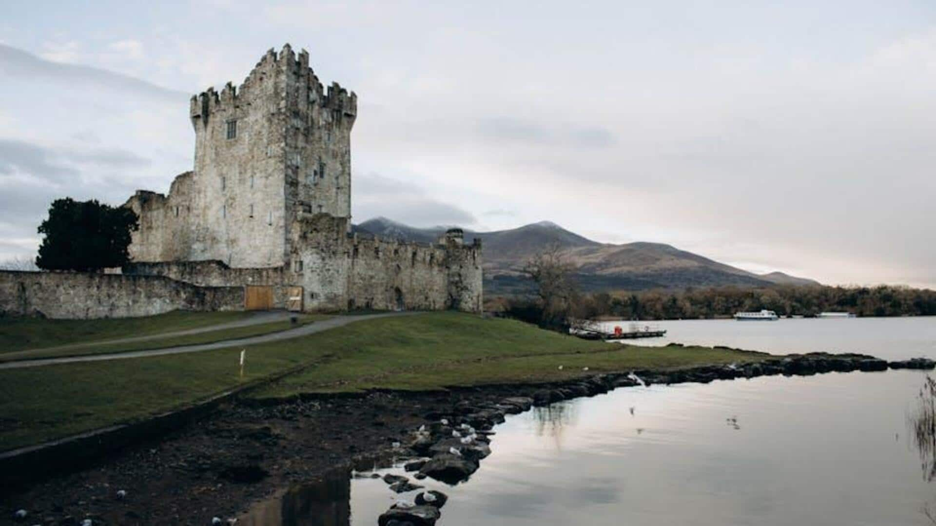 Menikmati Keindahan Ross Castle di Lough Leane, Irlandia