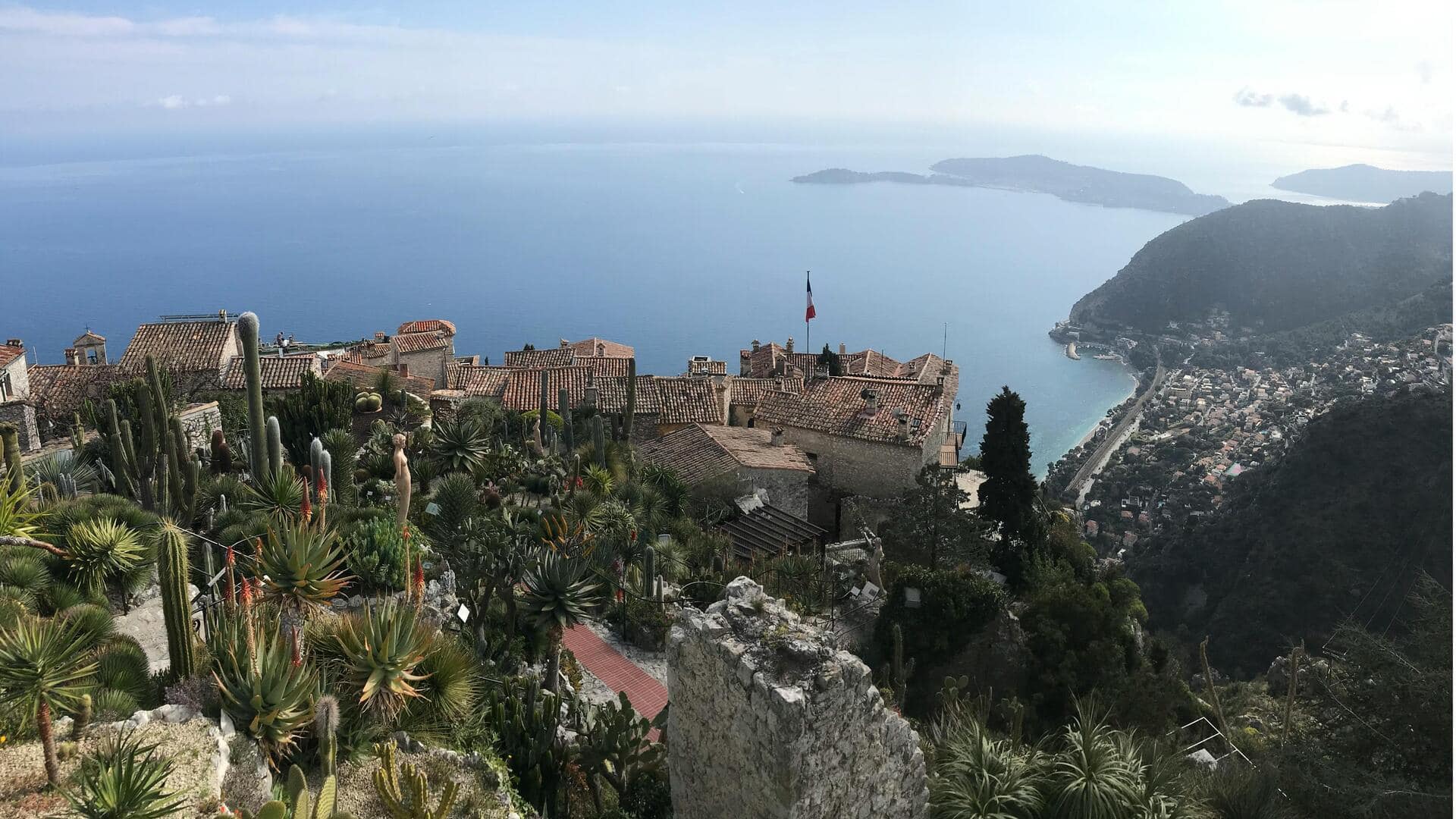 Pelarian Taman Rahasia di Riviera Prancis