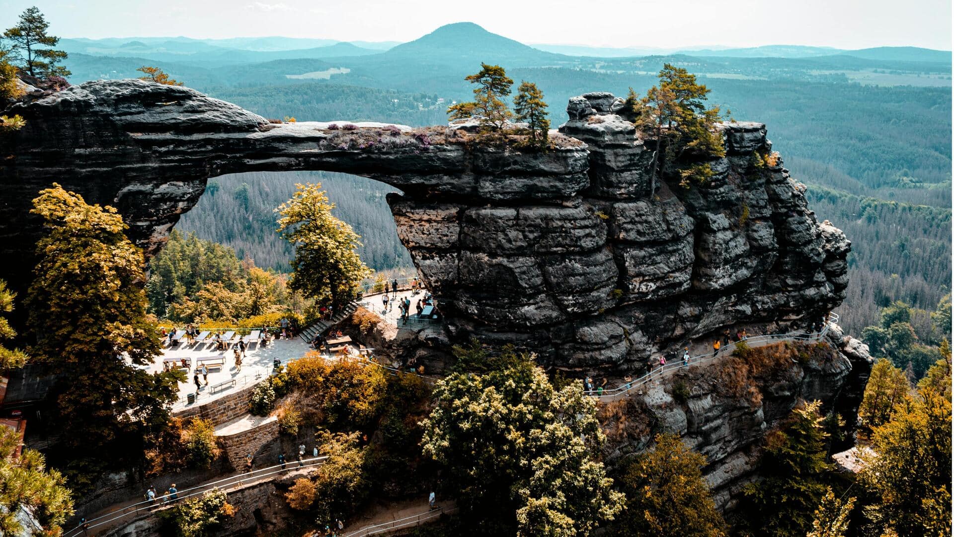 Menjelajahi Keindahan Taman Nasional Bohemian Switzerland, Republik Ceko