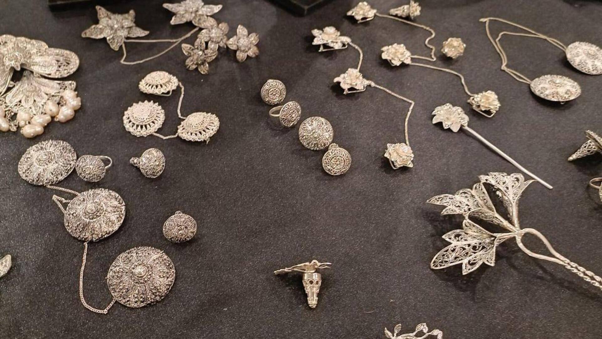 Aksesori Jawa untuk gaya unik