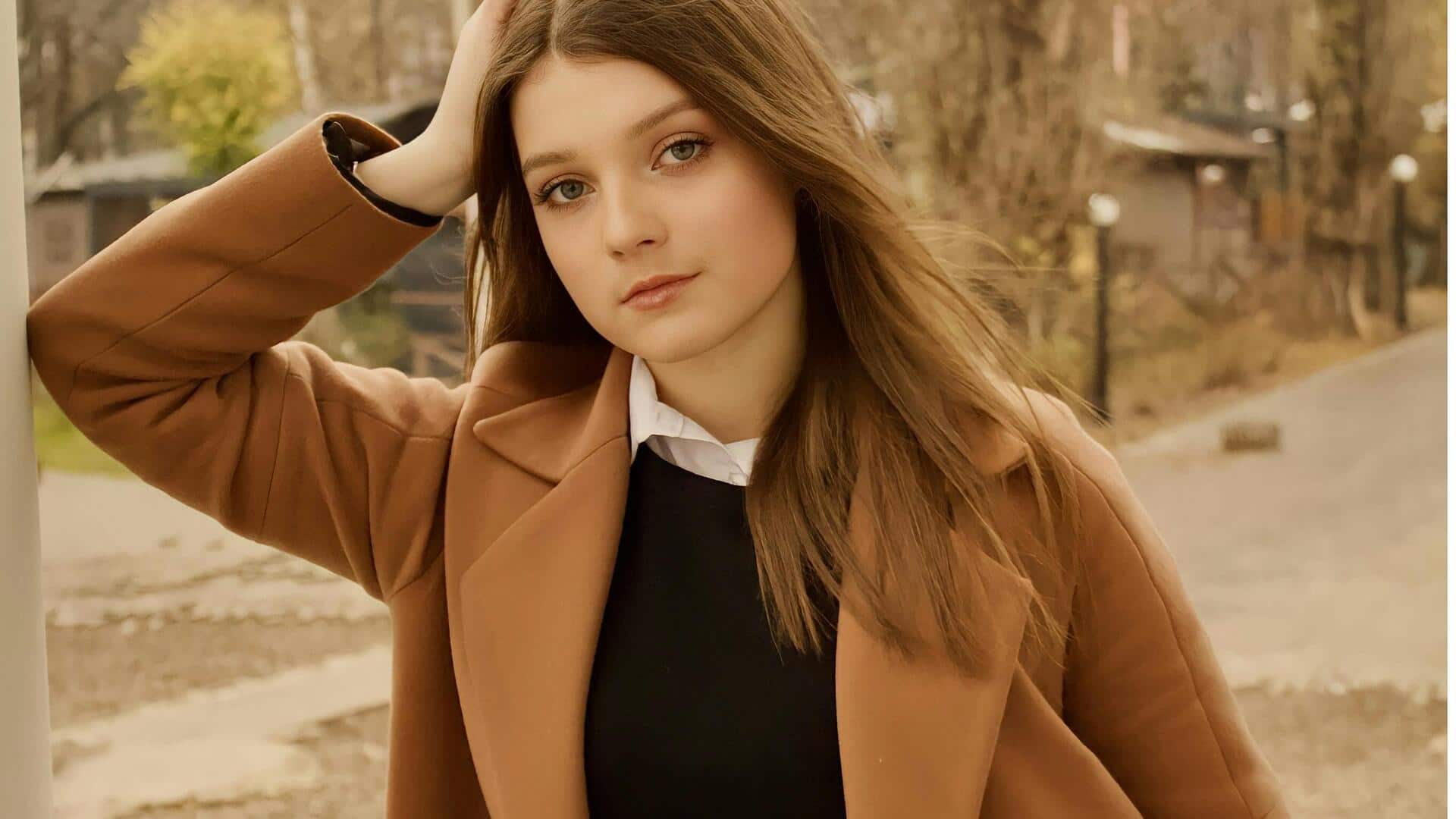 Mantel elegan yang disesuaikan untuk malam berangin