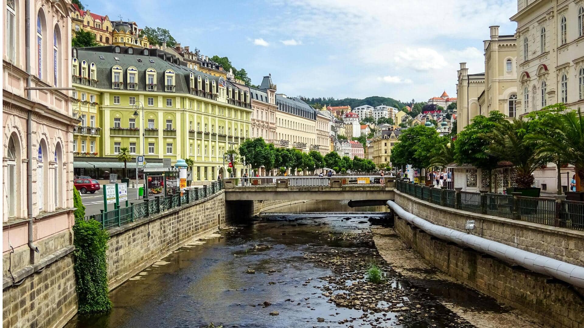 Desa Seni Kaca di Republik Ceko yang Wajib Dikunjungi