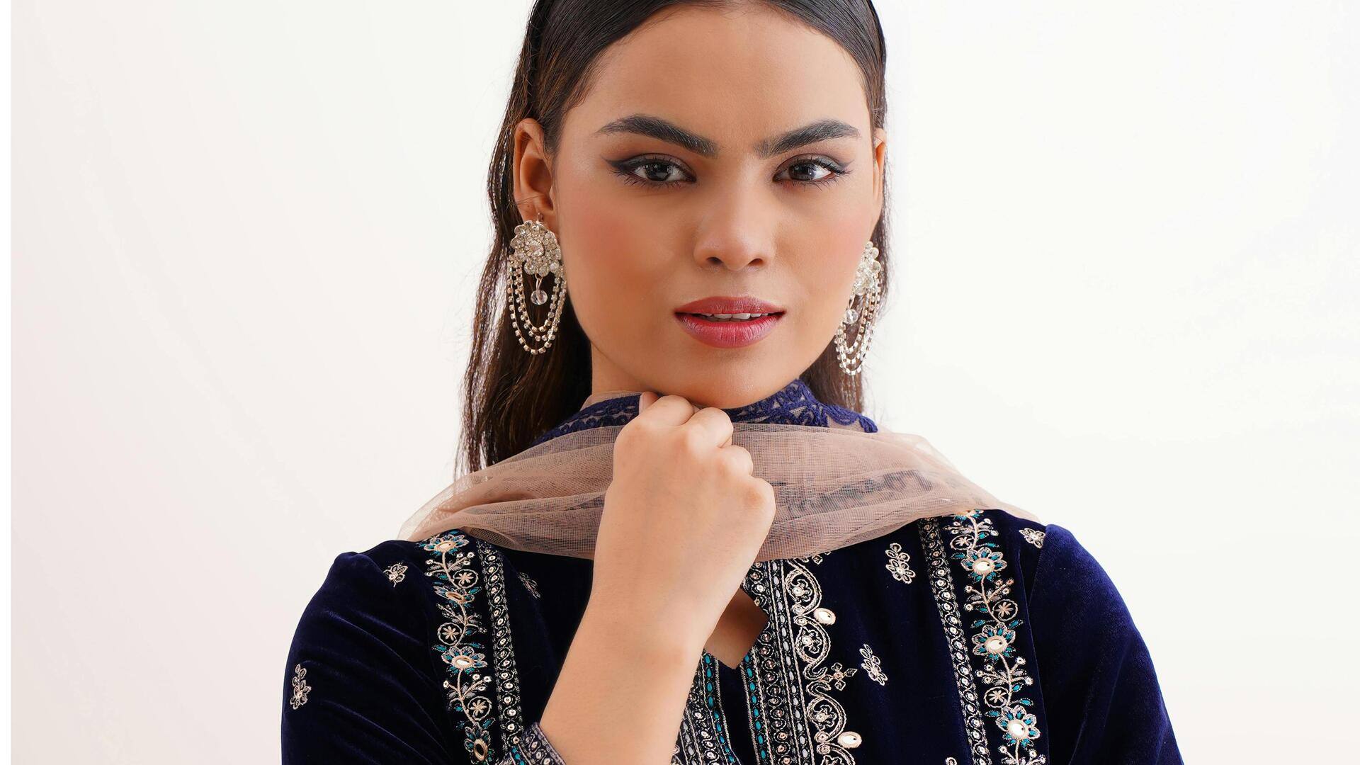 Gaya India tanpa usaha: Aksesori minimal untuk acara perayaan