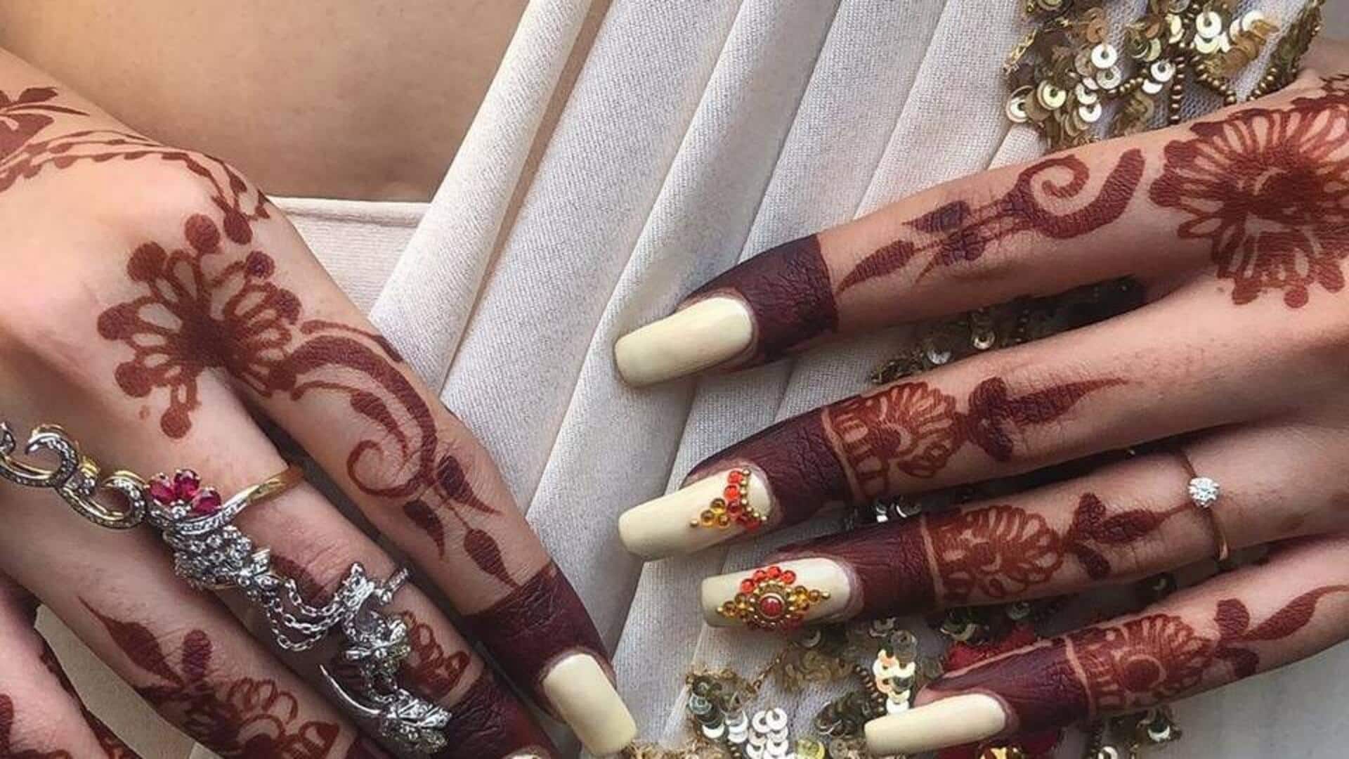 Tren seni kuku terinspirasi pola tradisional India