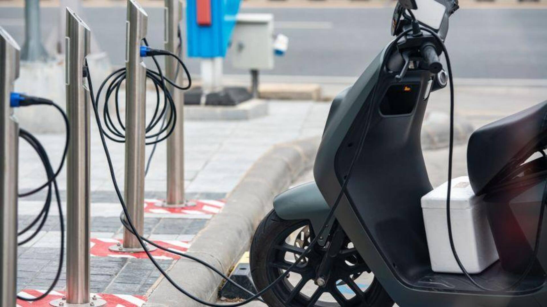 Cara Optimal Merawat Baterai Motor Listrik