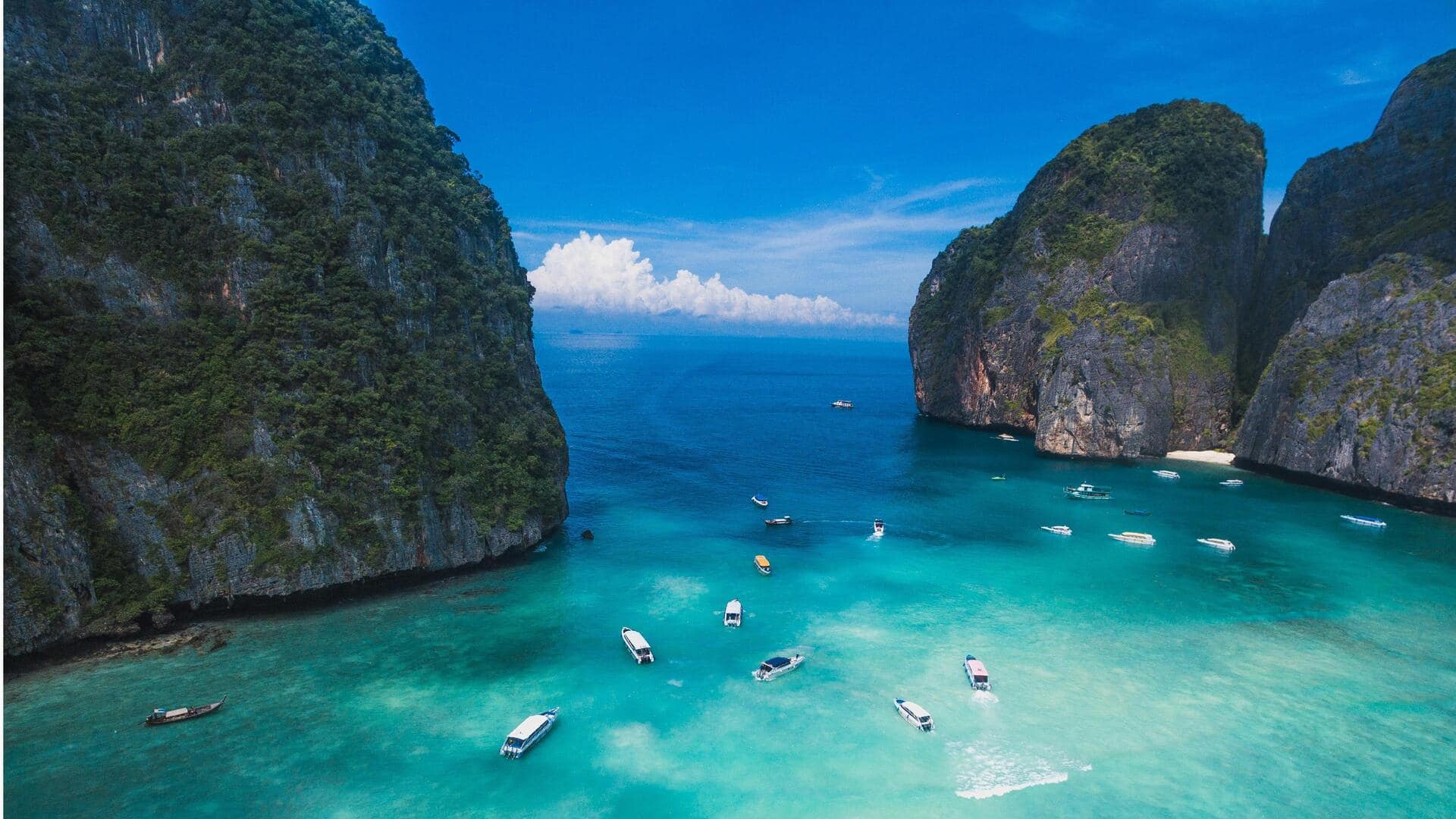 Menjelajahi Keindahan Kepulauan Ko Phi Phi, Thailand