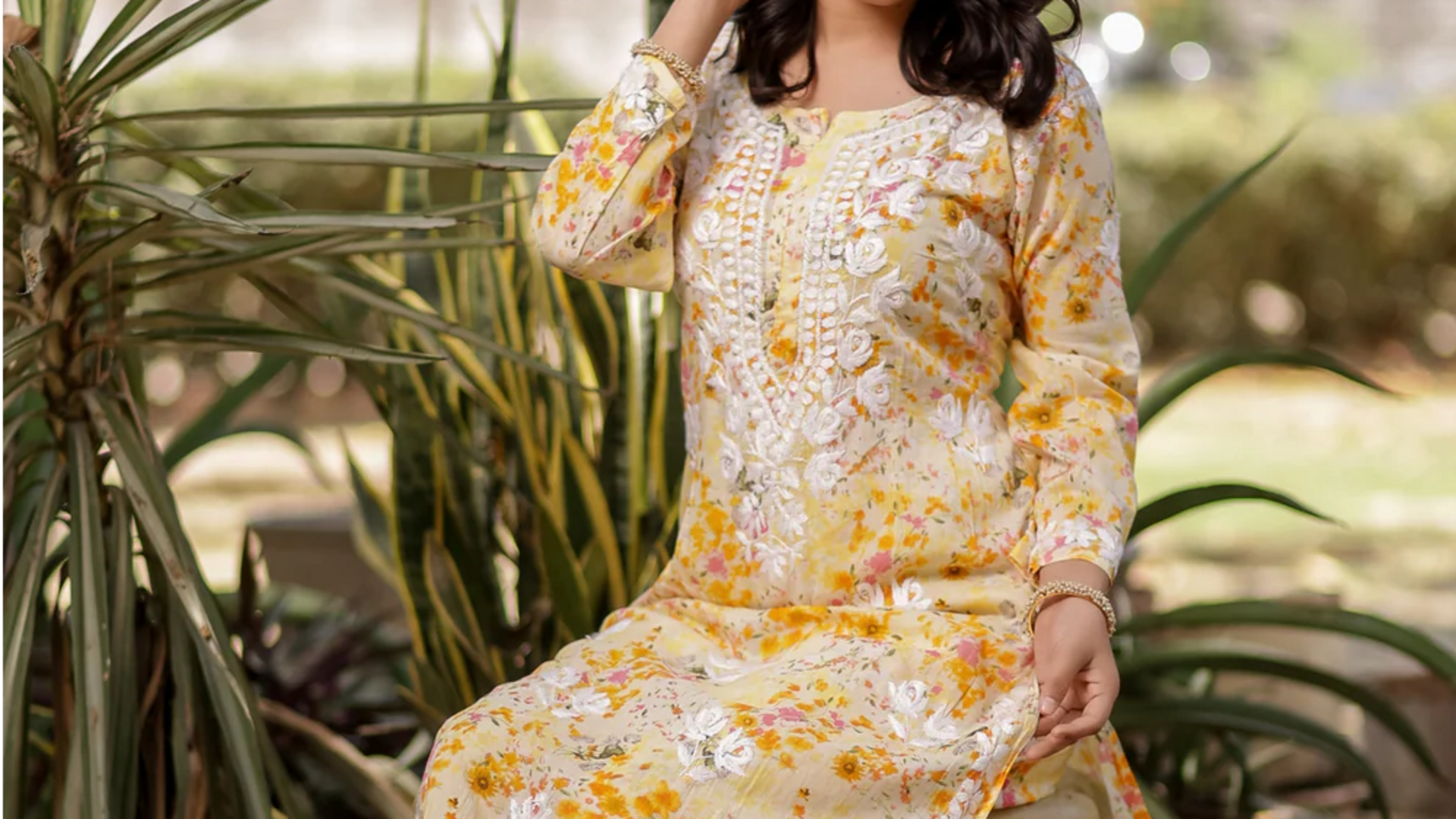 Lima gaya kurti mulmul untuk hari-hari musim semi yang sejuk