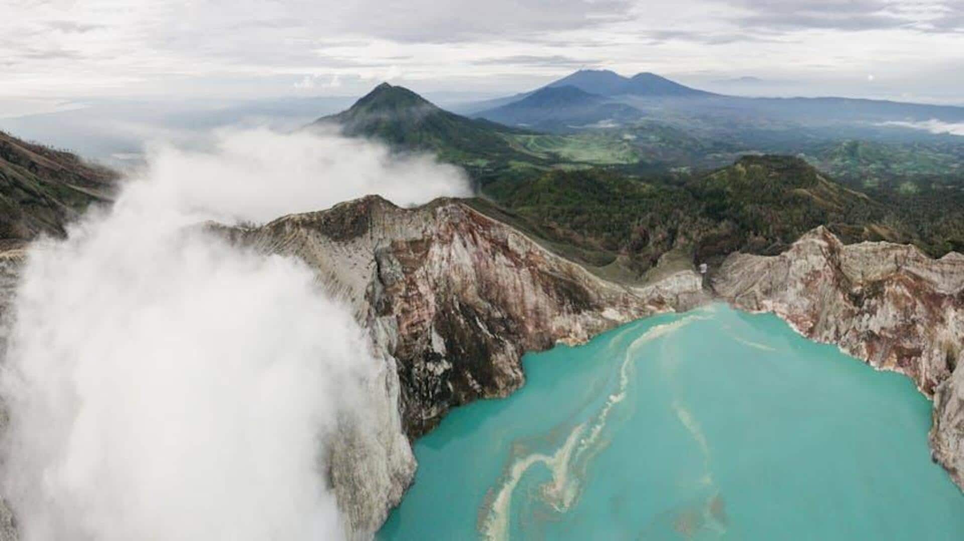 Lima Pendakian Gunung Berapi Unik di Indonesia Lima Pendakian Gunung Berapi Unik di Indonesia