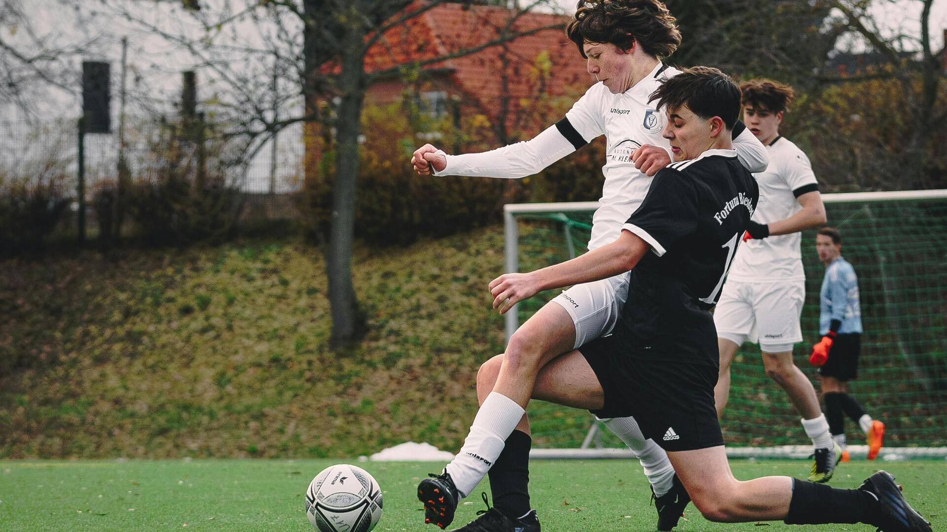 Apa arti offside dalam sepak bola?