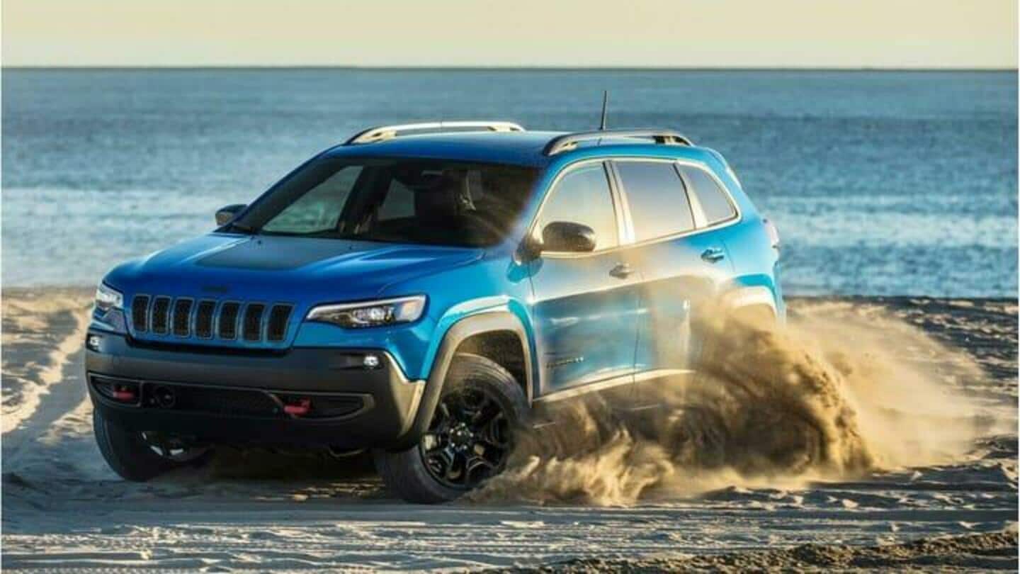 Jeep mengurangi jajaran Cherokee menjadi dua varian: Haruskah Anda membeli? Jeep mengurangi jajaran Cherokee menjadi dua varian: Haruskah Anda membeli?