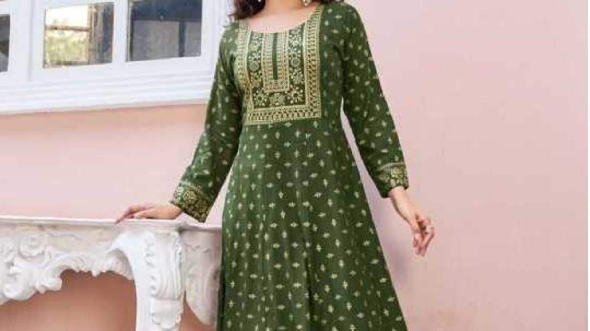 Padu-padan busana etnik India untuk tampilan semi-formal
