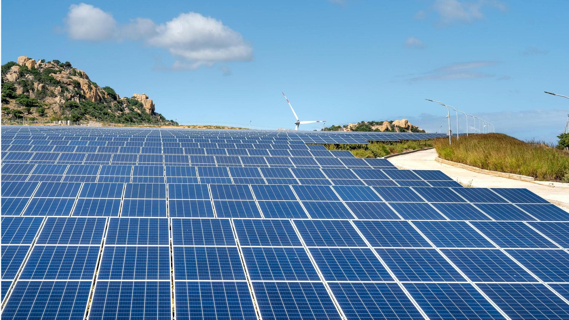 Energi Surya dan Perkembangan Teknologi Global