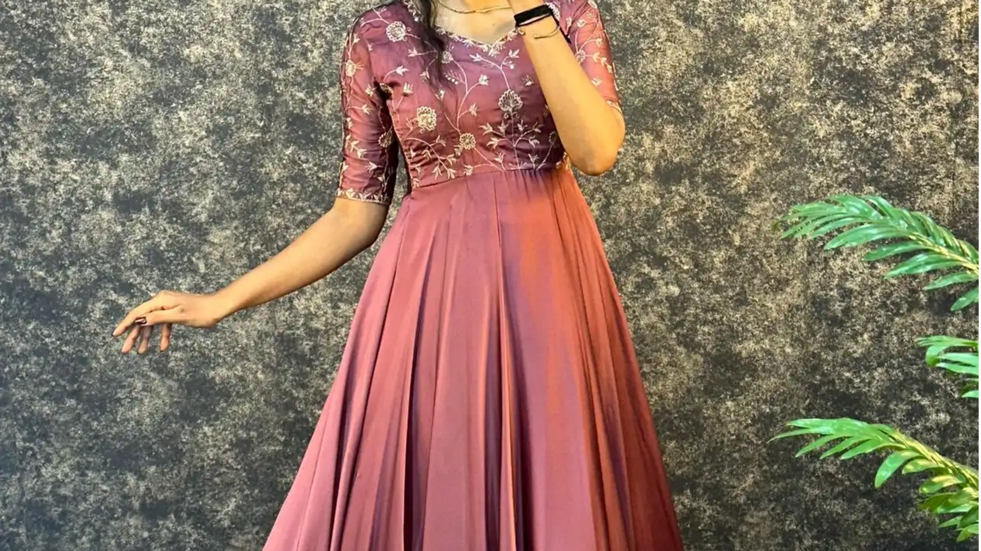 Gaun chiffon untuk musim hujan India