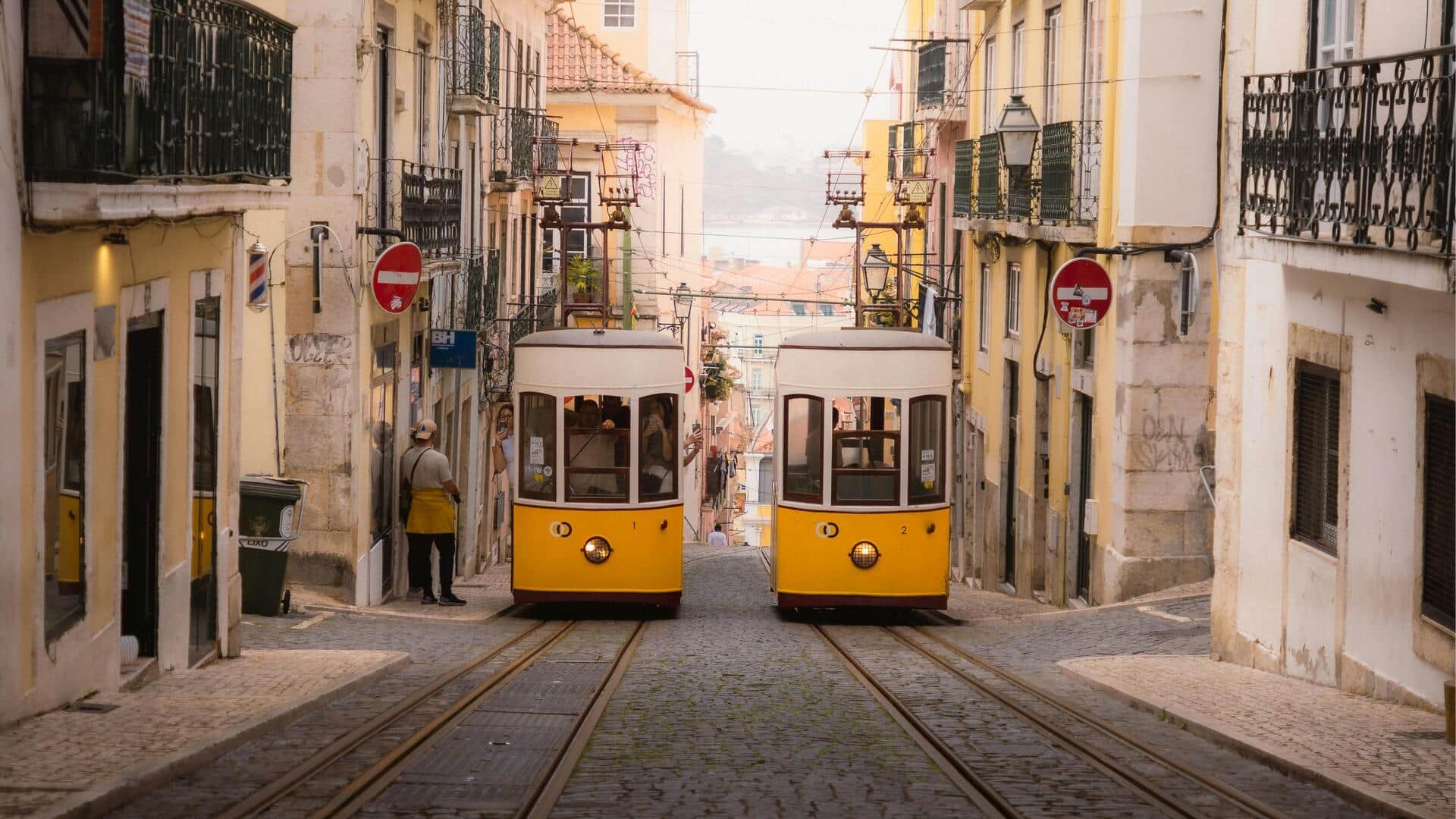 Temukan Tangga Berwarna di Lisbon untuk Kenangan Ceria