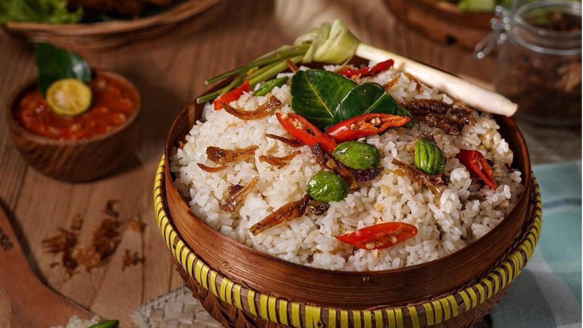 Peran Nasi dalam Beragam Hidangan Unik Indonesia