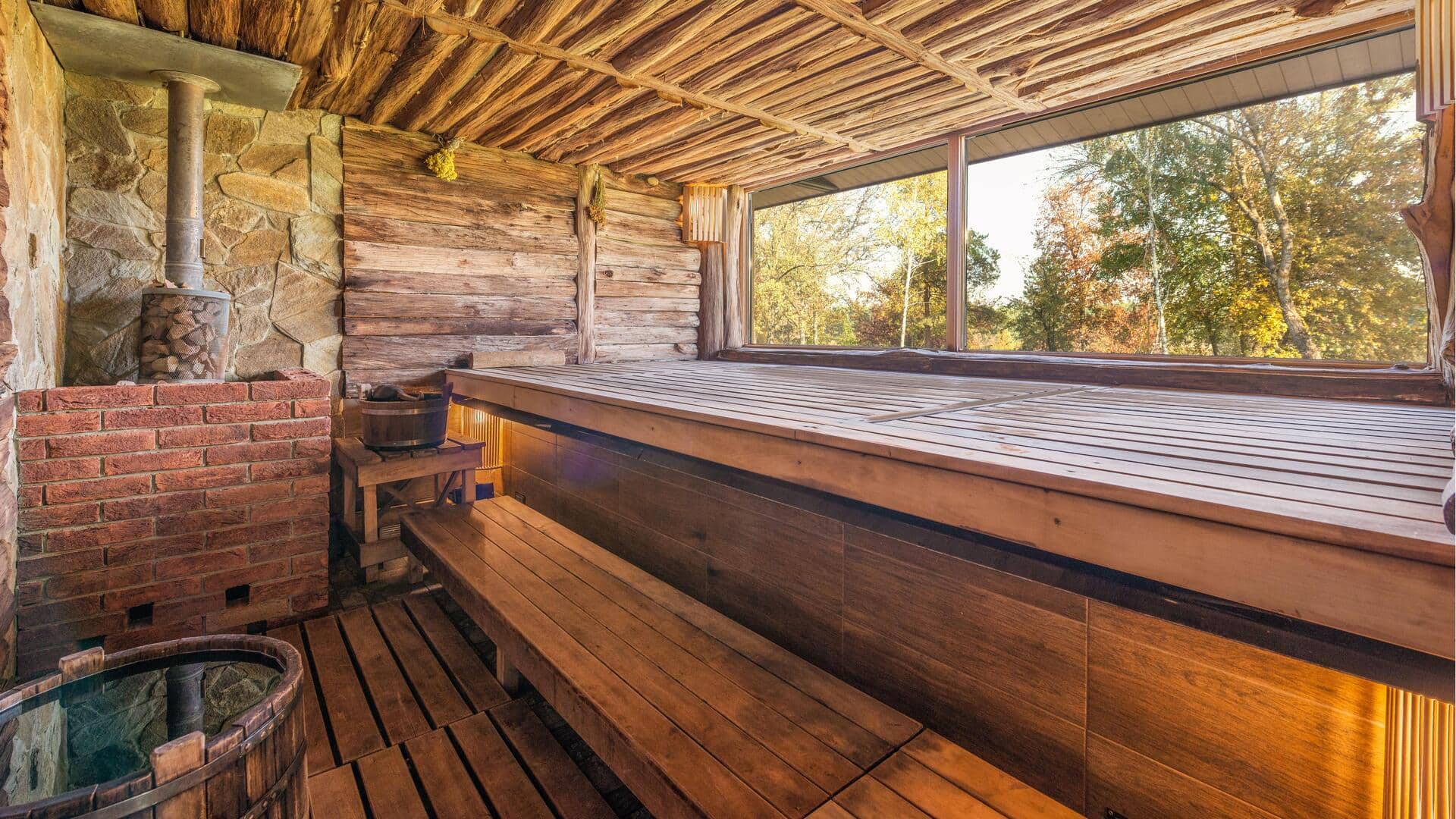 Pengalaman Sauna Ikonik di Hutan Finlandia
