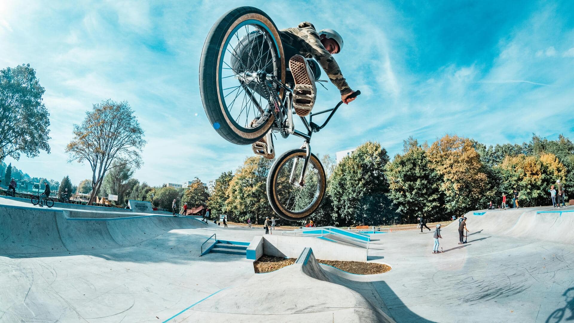 Bagaimana trik BMX Freestyle merevolusi olahraga ekstrem dunia? Bagaimana trik BMX Freestyle merevolusi olahraga ekstrem dunia?