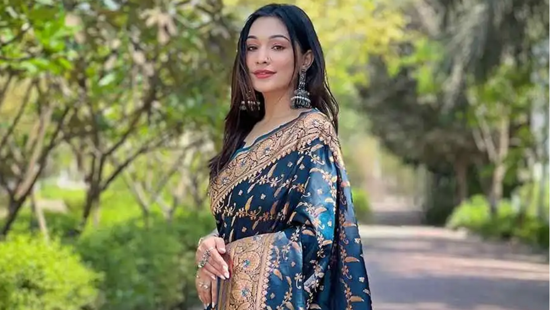 Lima cara kreatif menggunakan sutra Banarasi