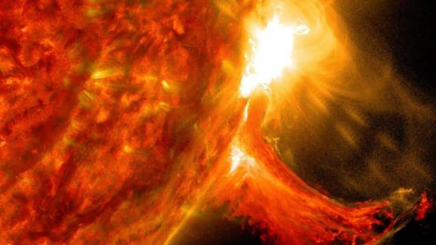 Erupsi Matahari dengan percikan suar besar: Apa artinya