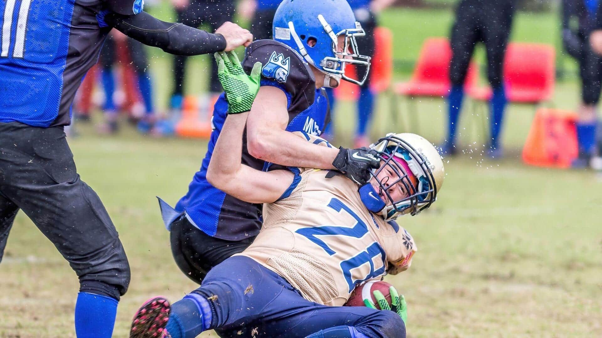 Mengapa lapangan American football disebut 'Gridiron'?