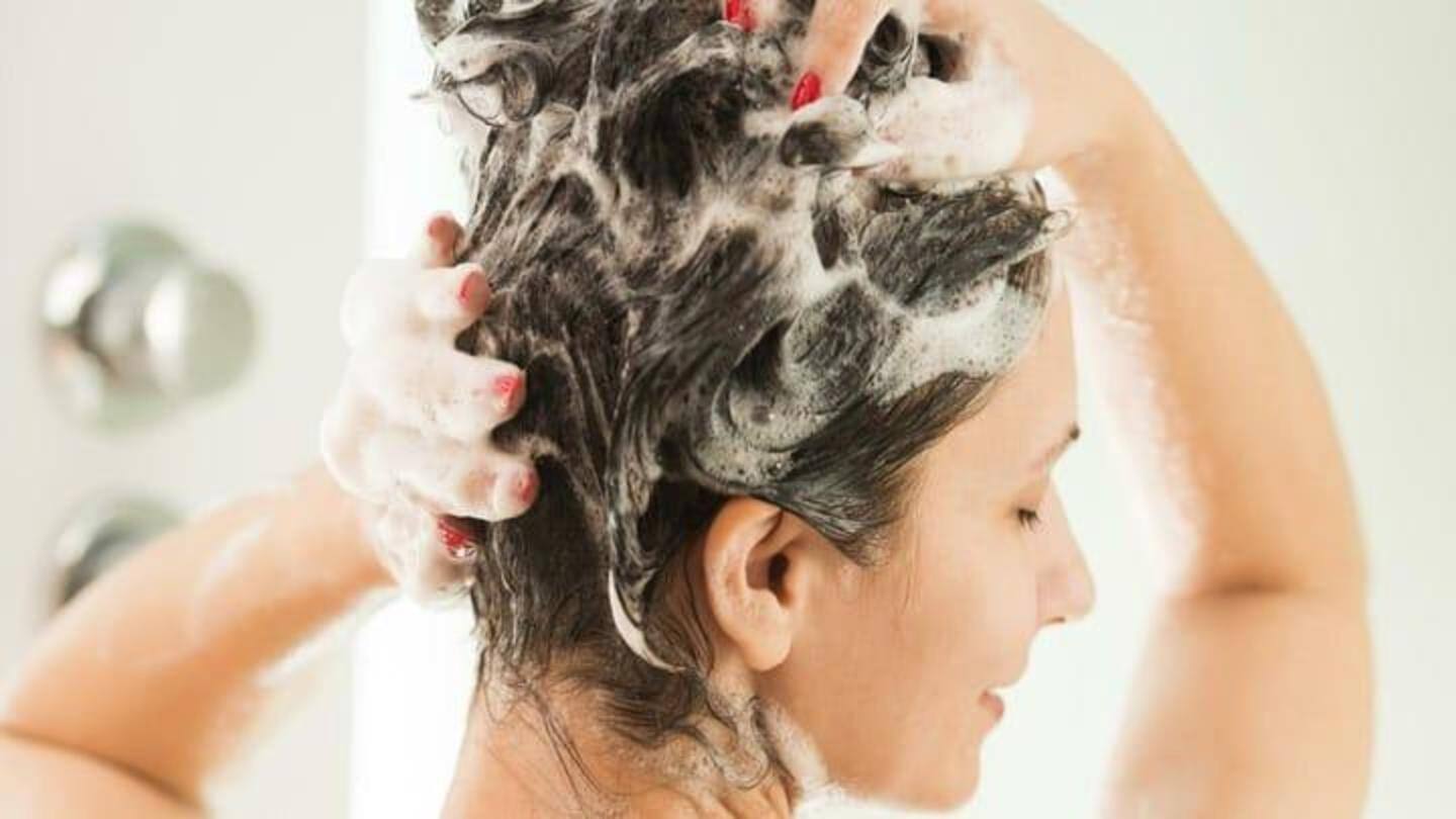 5 ramuan pembersih rambut alami buatan sendiri