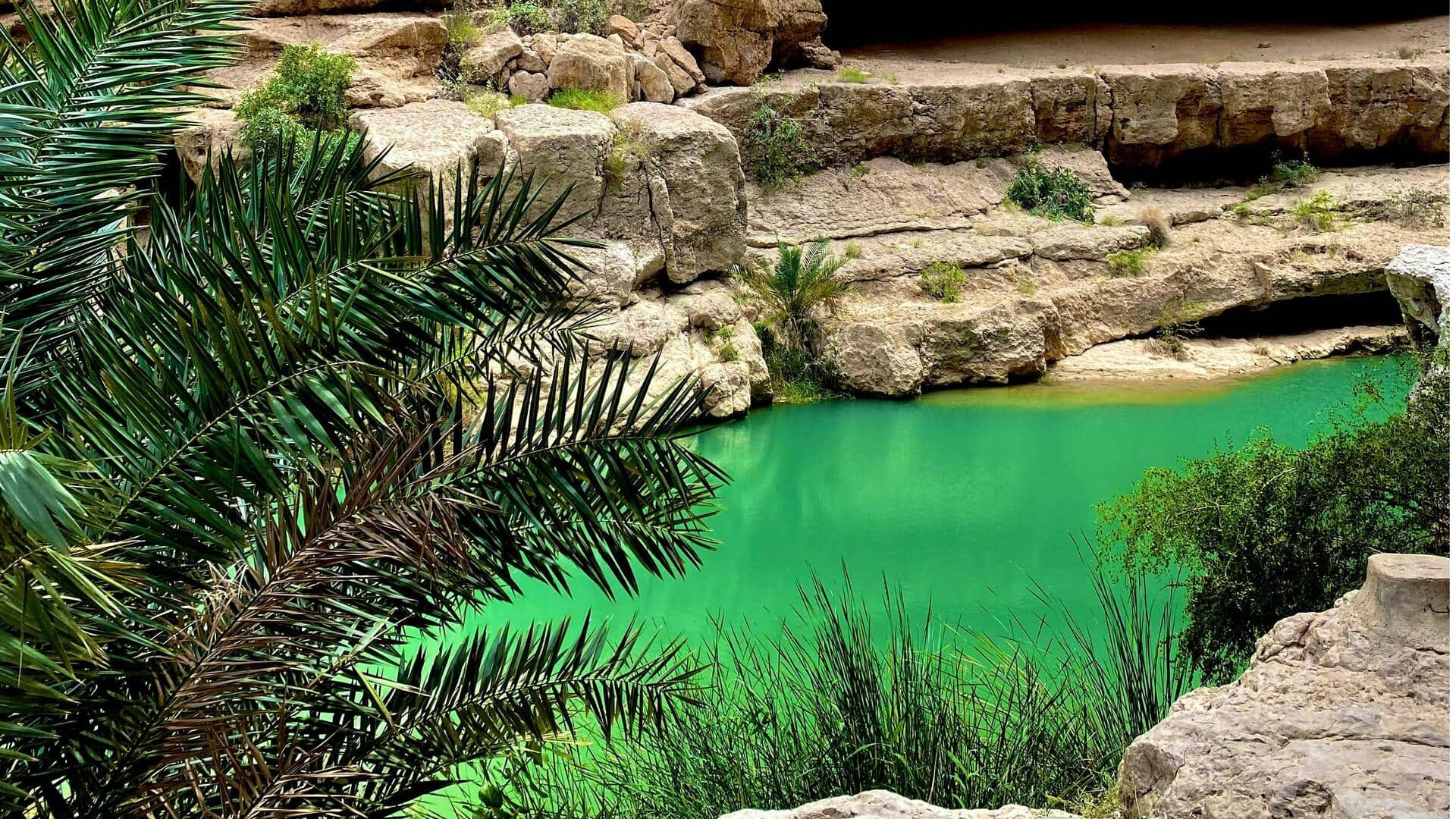 Menjelajahi Keindahan Wadi Shab, Oman