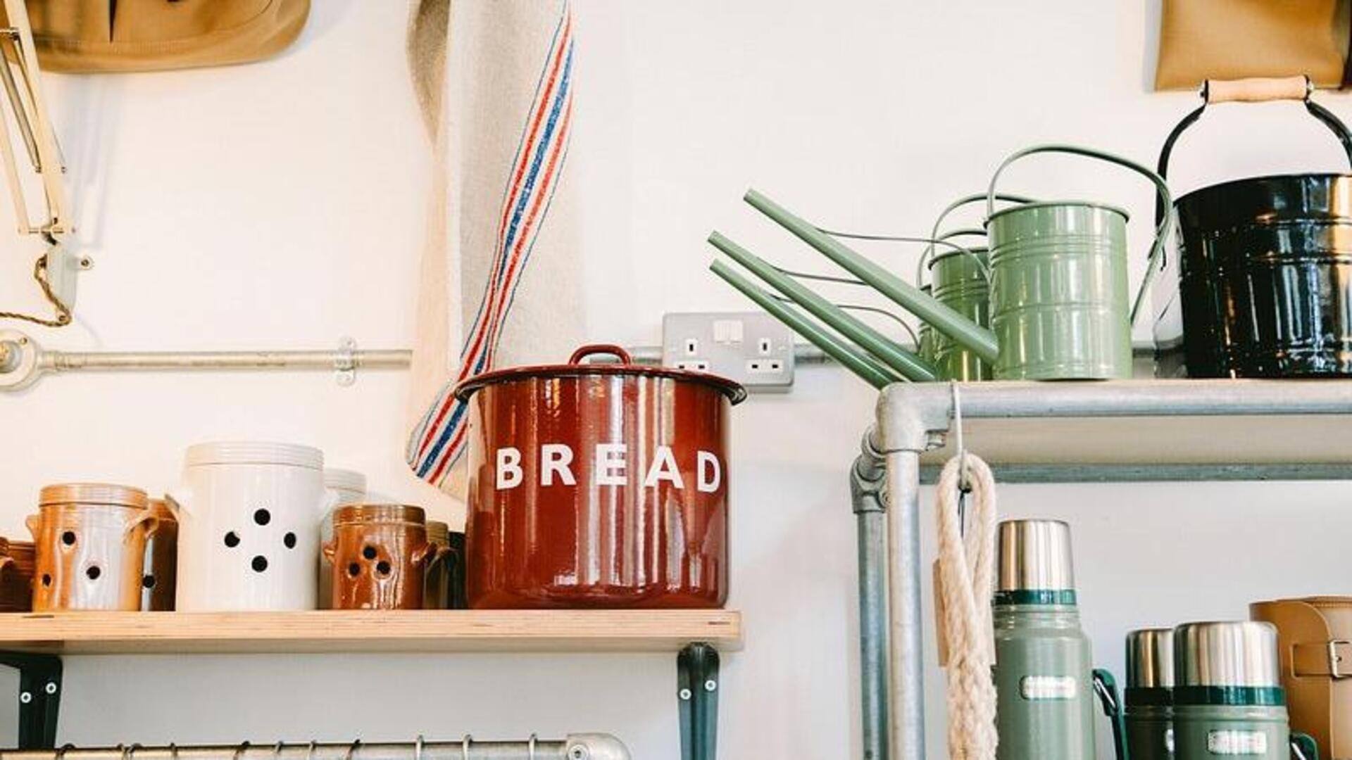 Tingkatkan efisiensi dapur dengan troli dan rak