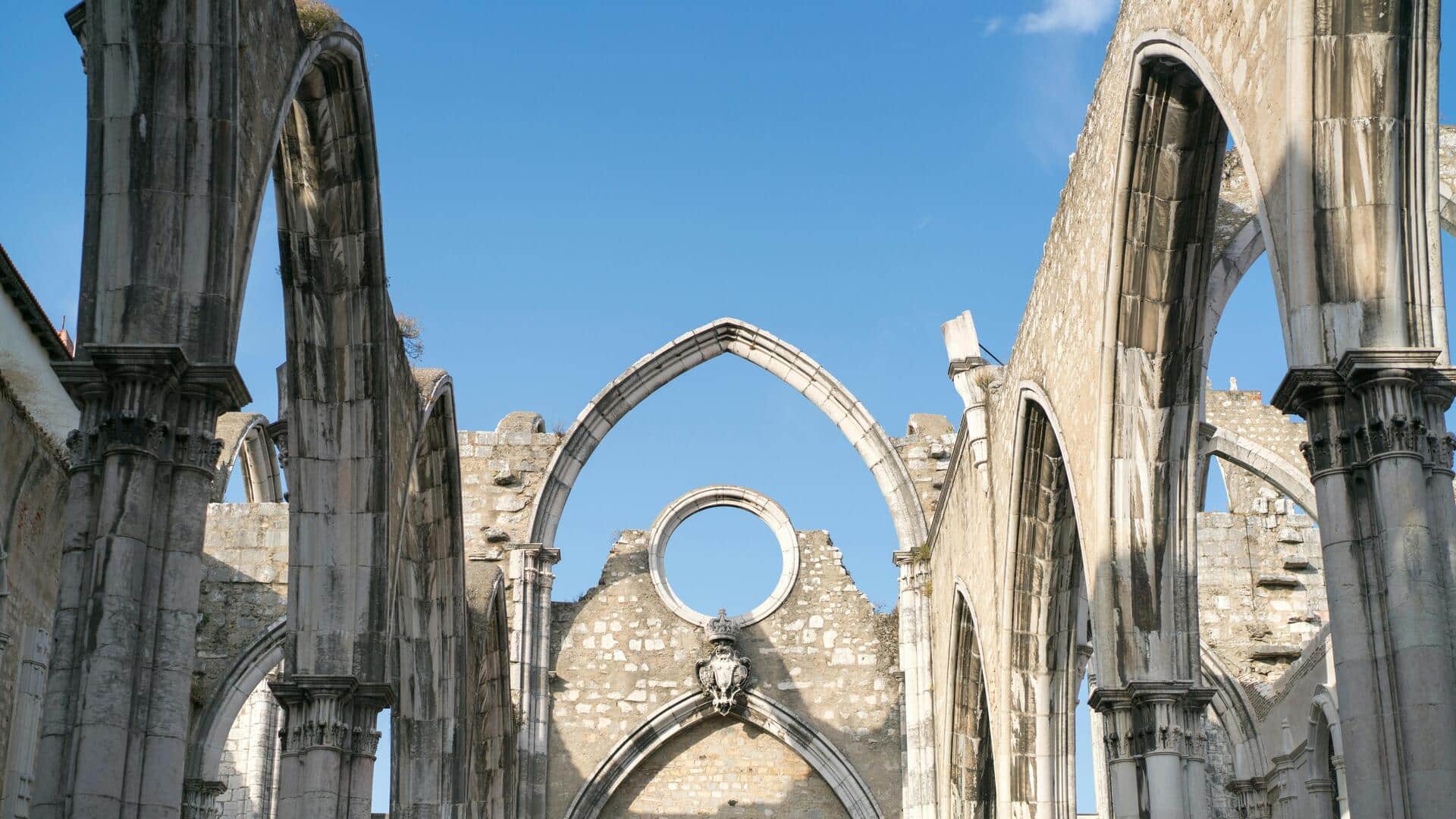 Harta Karun Plaza Tersembunyi di Lisbon