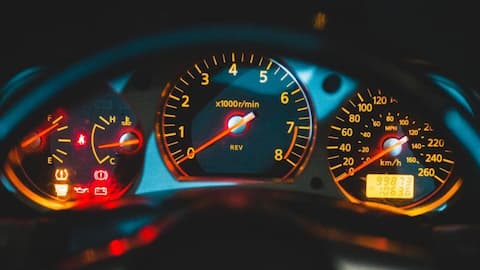 Memahami Lampu Peringatan Dasbor Mobil