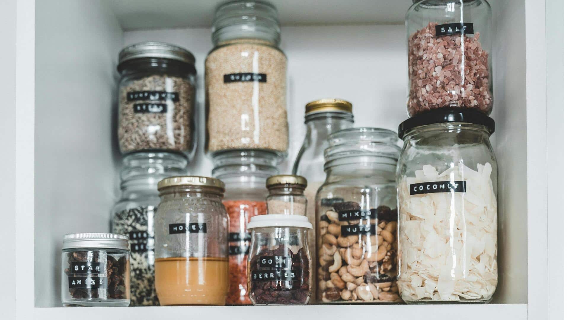 Tip menyimpan bahan kering dengan toples kaca