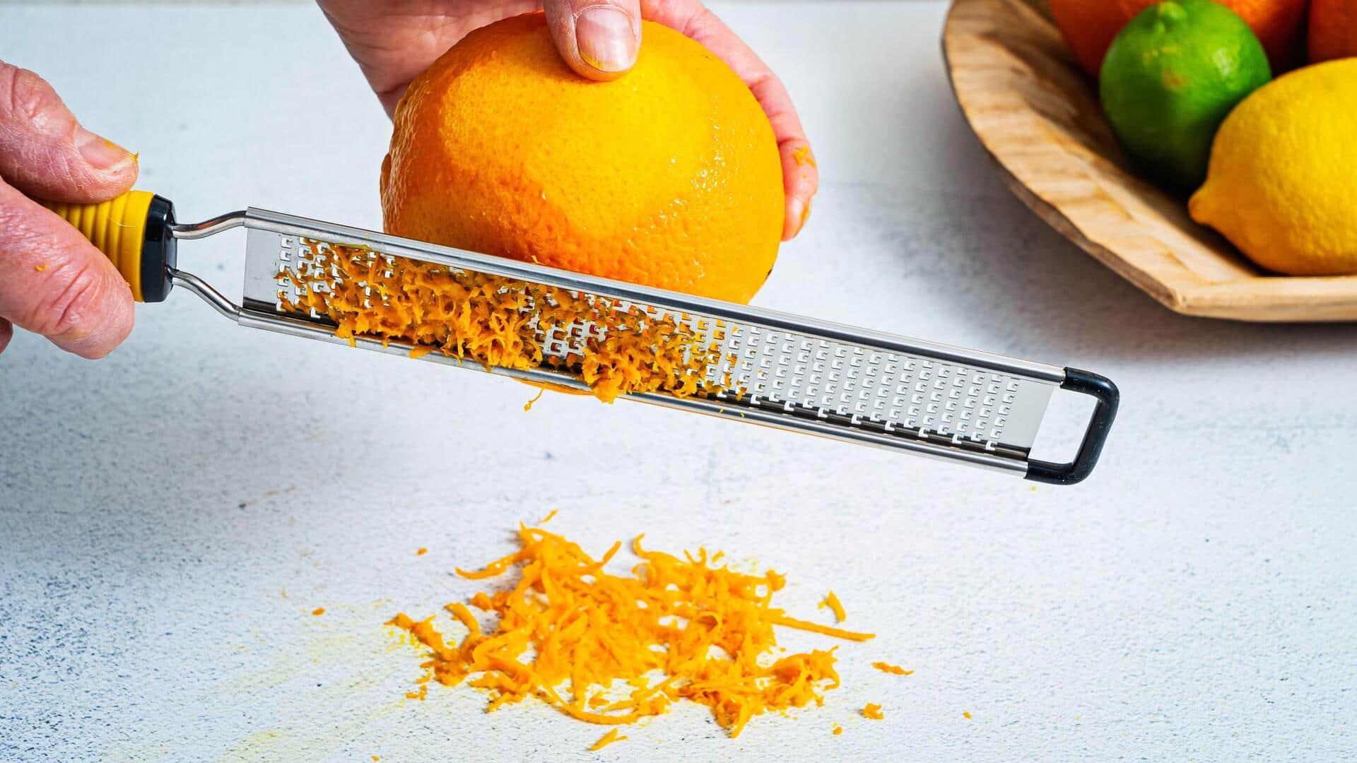 Cara Tak Terduga Menggunakan Kulit Jeruk dalam Hidangan Penutup